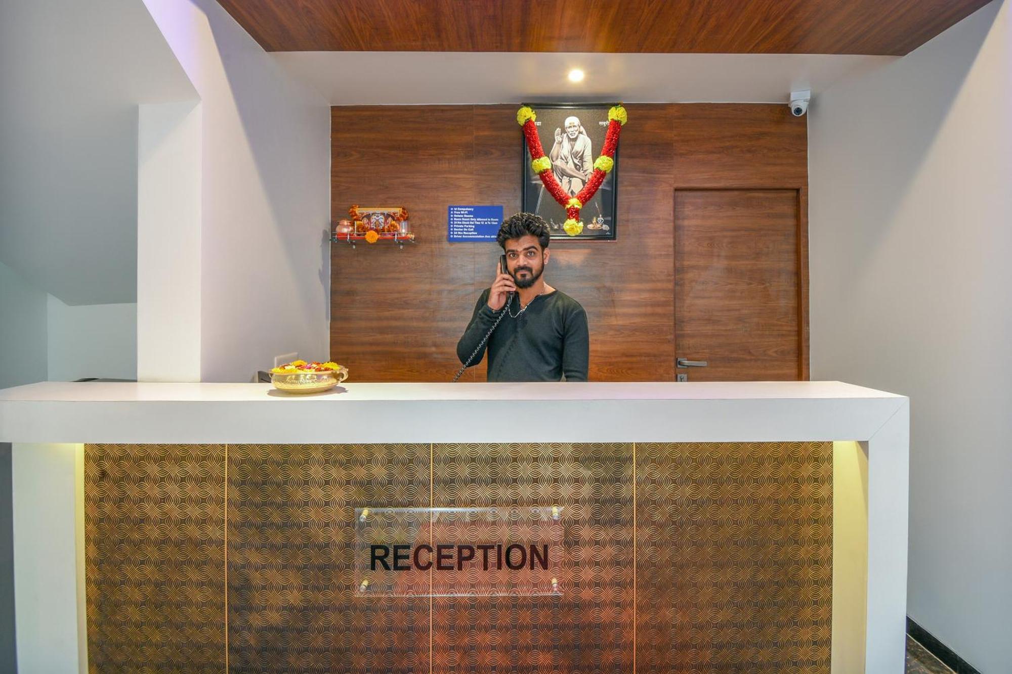 Oyo Flagship Hotel Shreeyash Executive Mangvadi Exterior photo