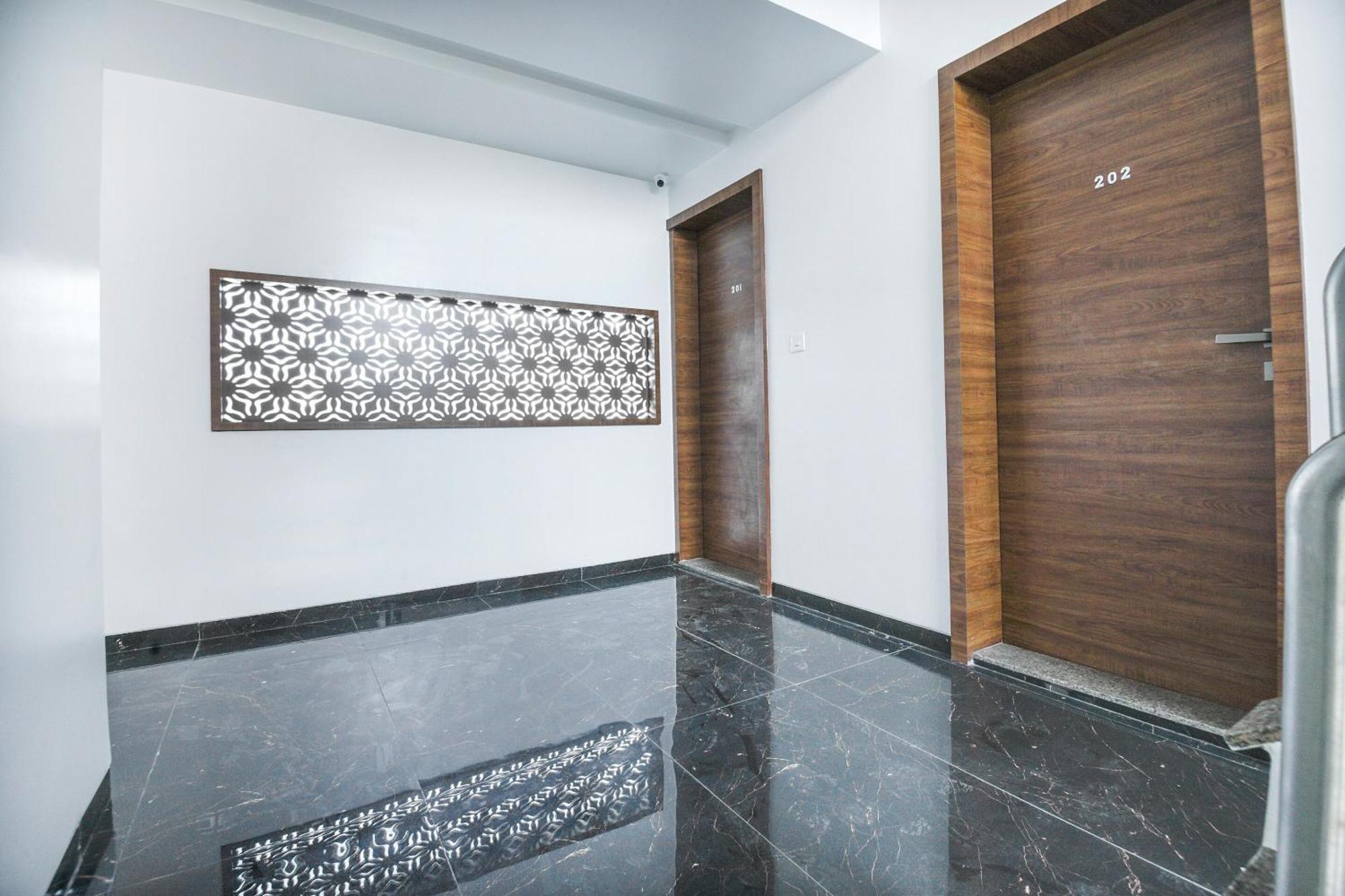 Oyo Flagship Hotel Shreeyash Executive Mangvadi Exterior photo